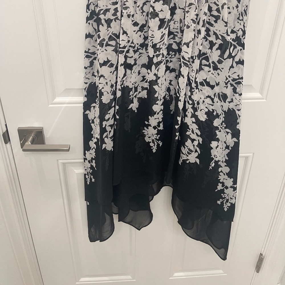 White House, Black market Sleeveless Dress. NWT. Size 4 - Picture 6 of 8